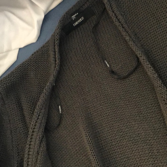 Sweater - Picture 4 of 4